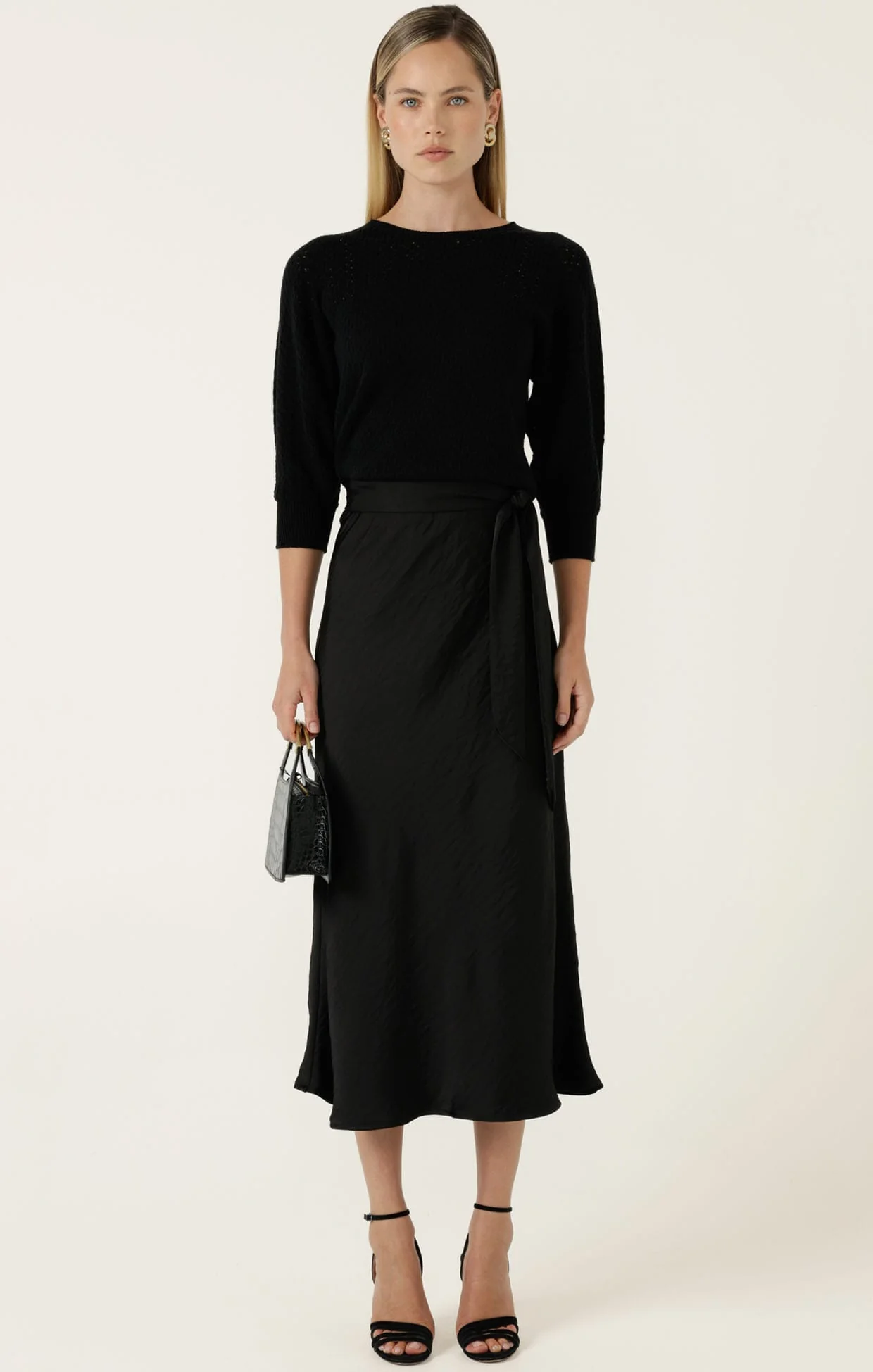 3/4 SLEEVE RIPPLE KNIT TOP IN BLACK - Image 2