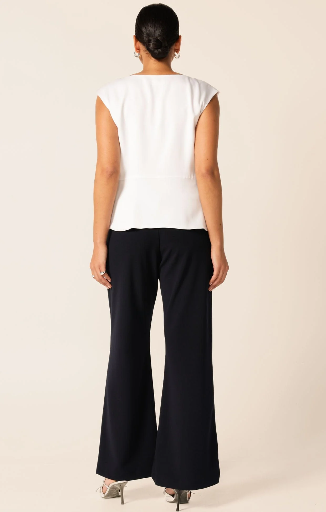 CLASSIC TROUSER IN NAVY - Image 10