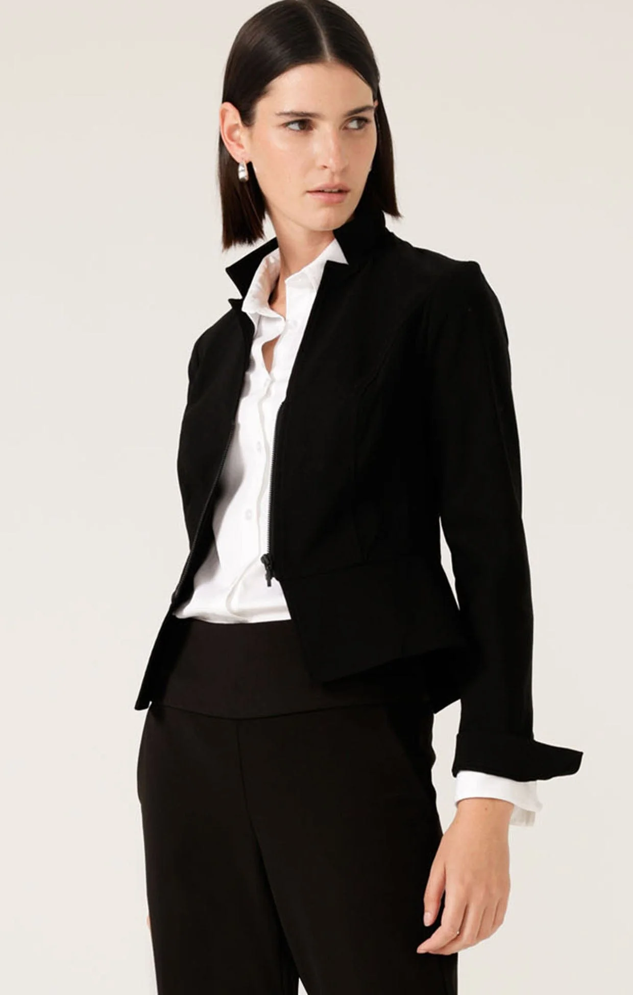 FRONT ZIP PEPLUM JACKET IN BLACK - Image 7