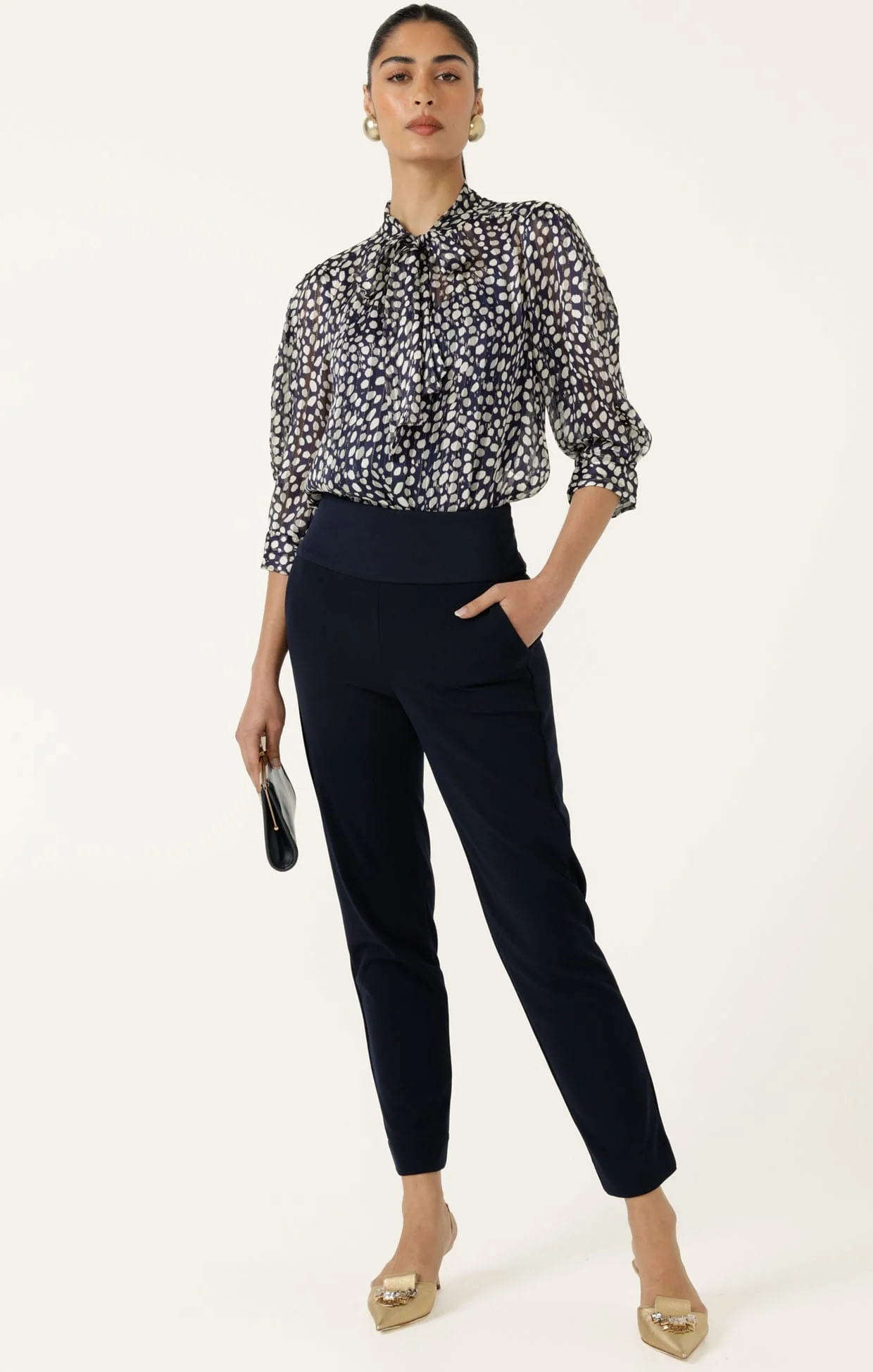 GABRIELLE BLOUSE IN NAVY - Image 3