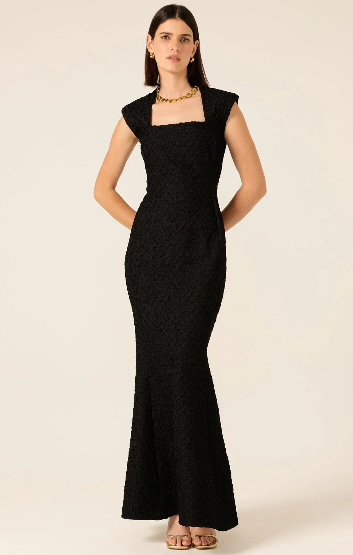 GALA ROYALE GOWN IN BLACK - Image 6