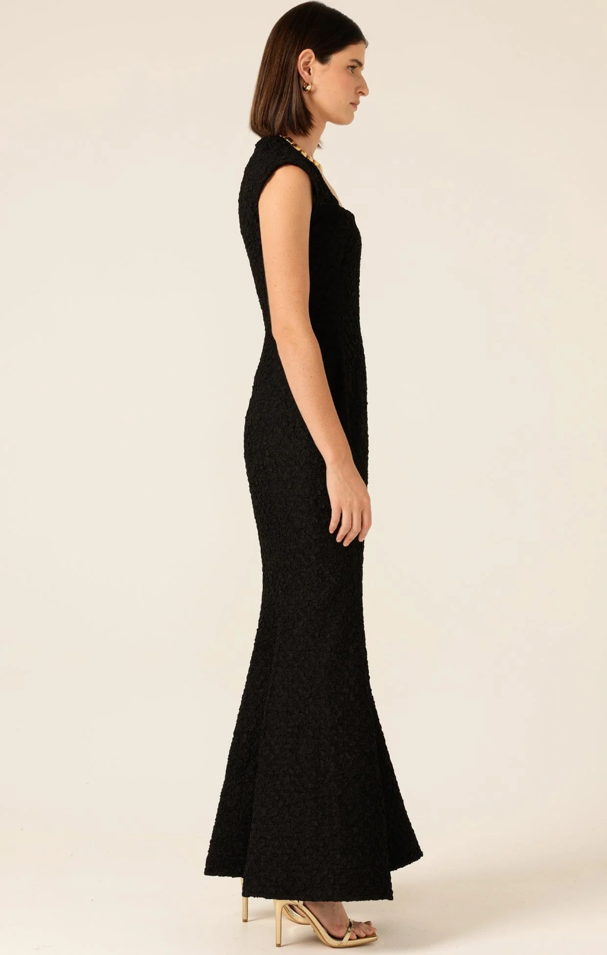 GALA ROYALE GOWN IN BLACK - Image 8