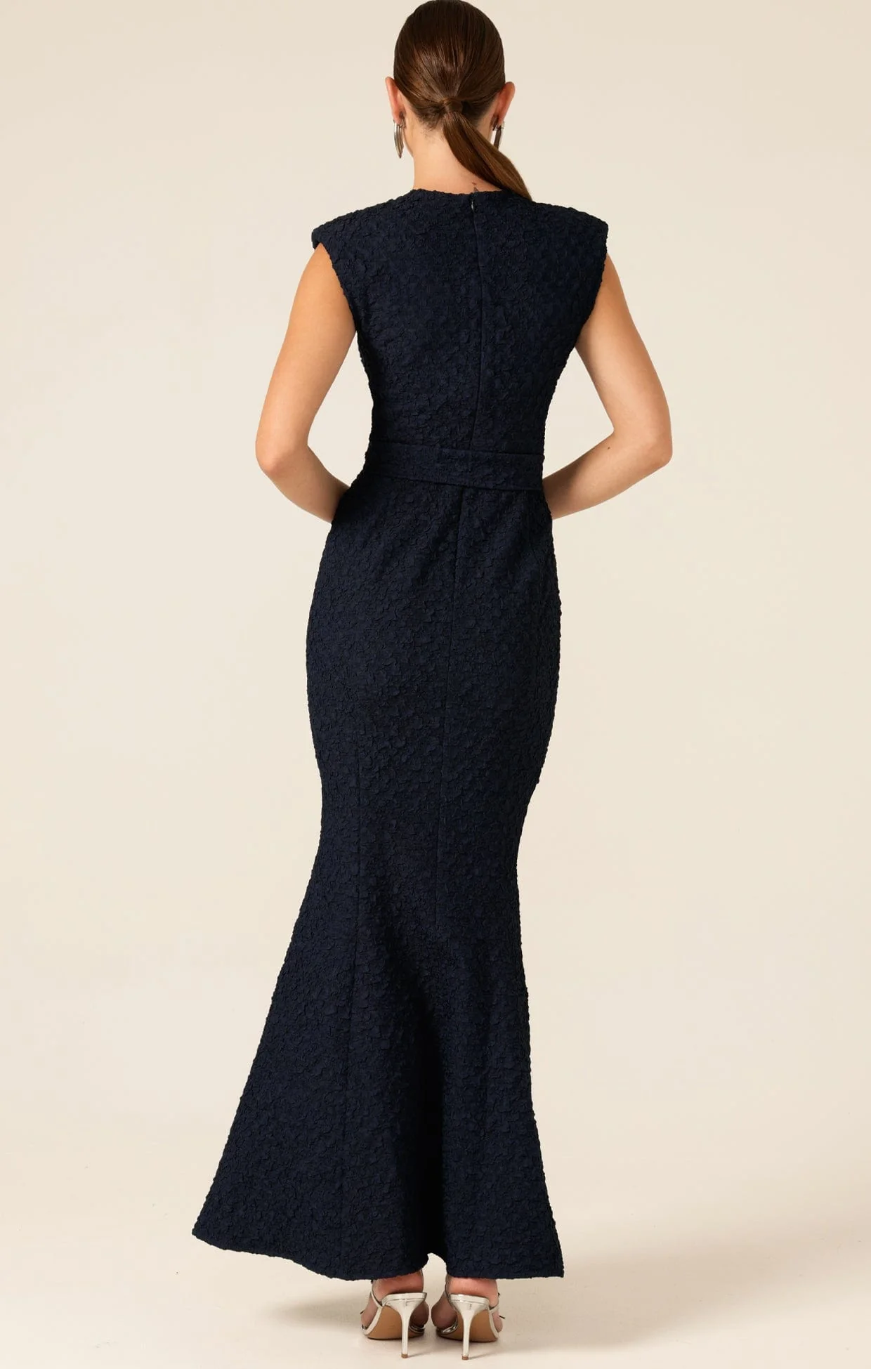 GALA ROYALE GOWN IN NAVY - Image 7