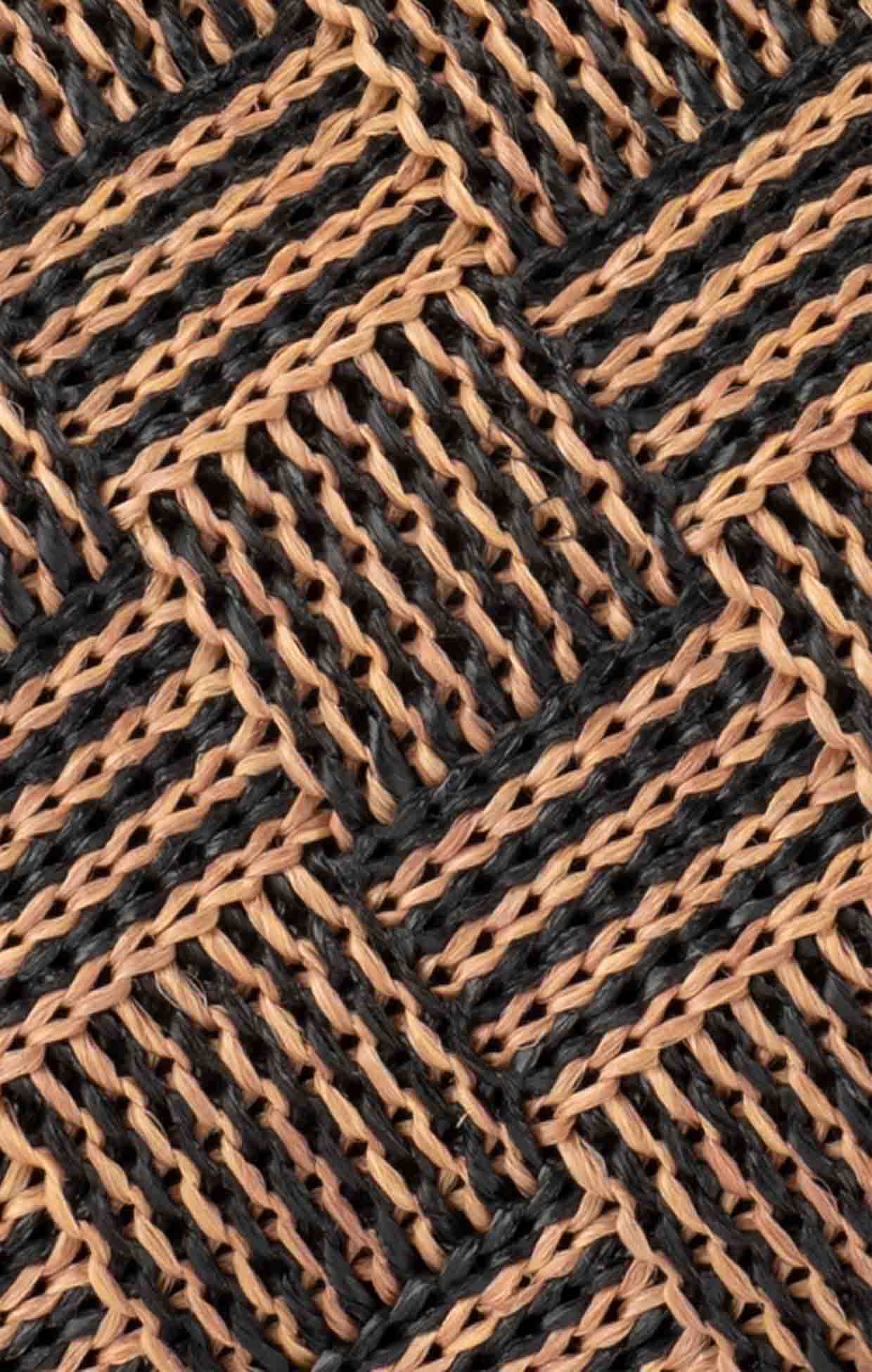 LOIS WOVEN CLUTCH BAG IN BLACK NATURAL - Image 4