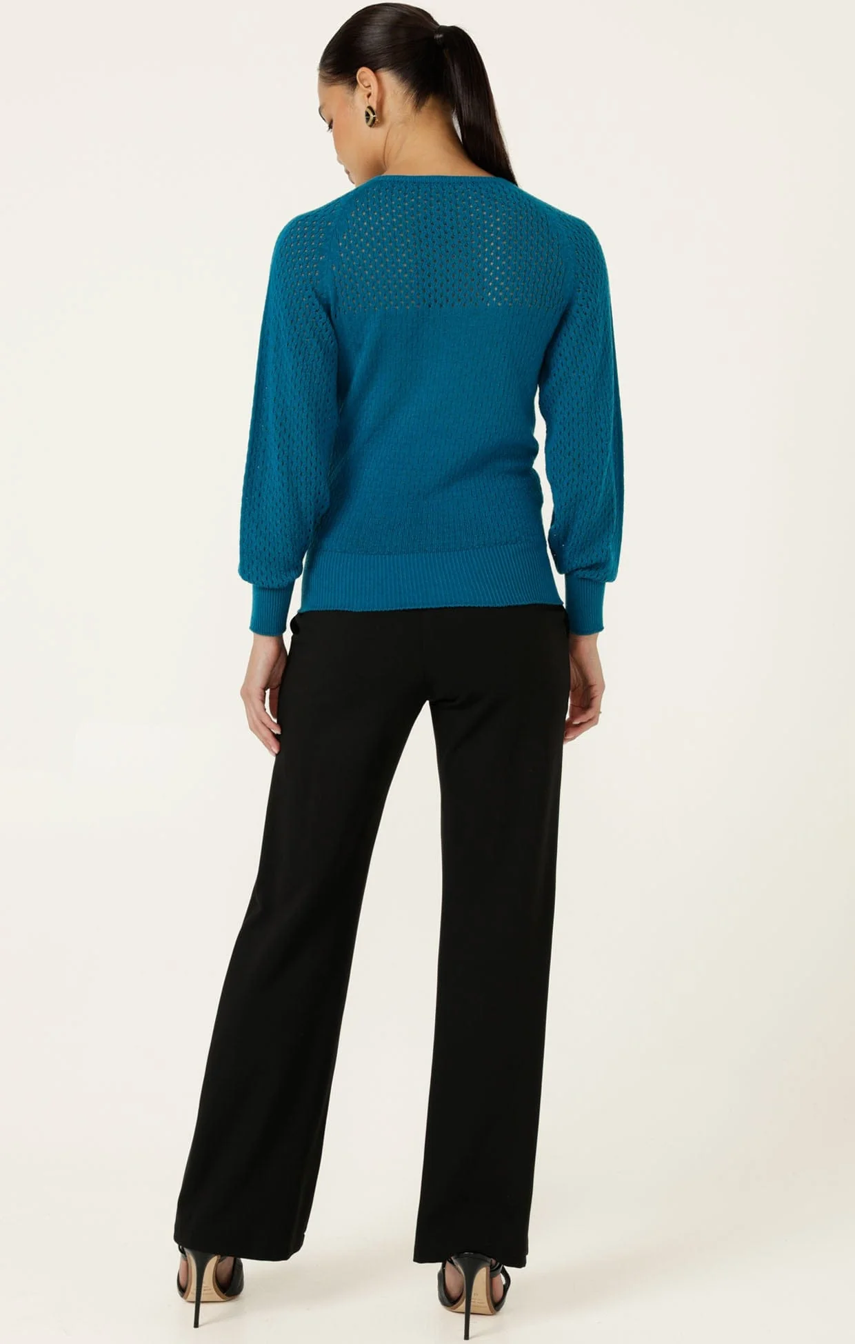 LONG SLEEVE RIPPLE KNIT TOP IN CERULEAN BLUE - Image 10