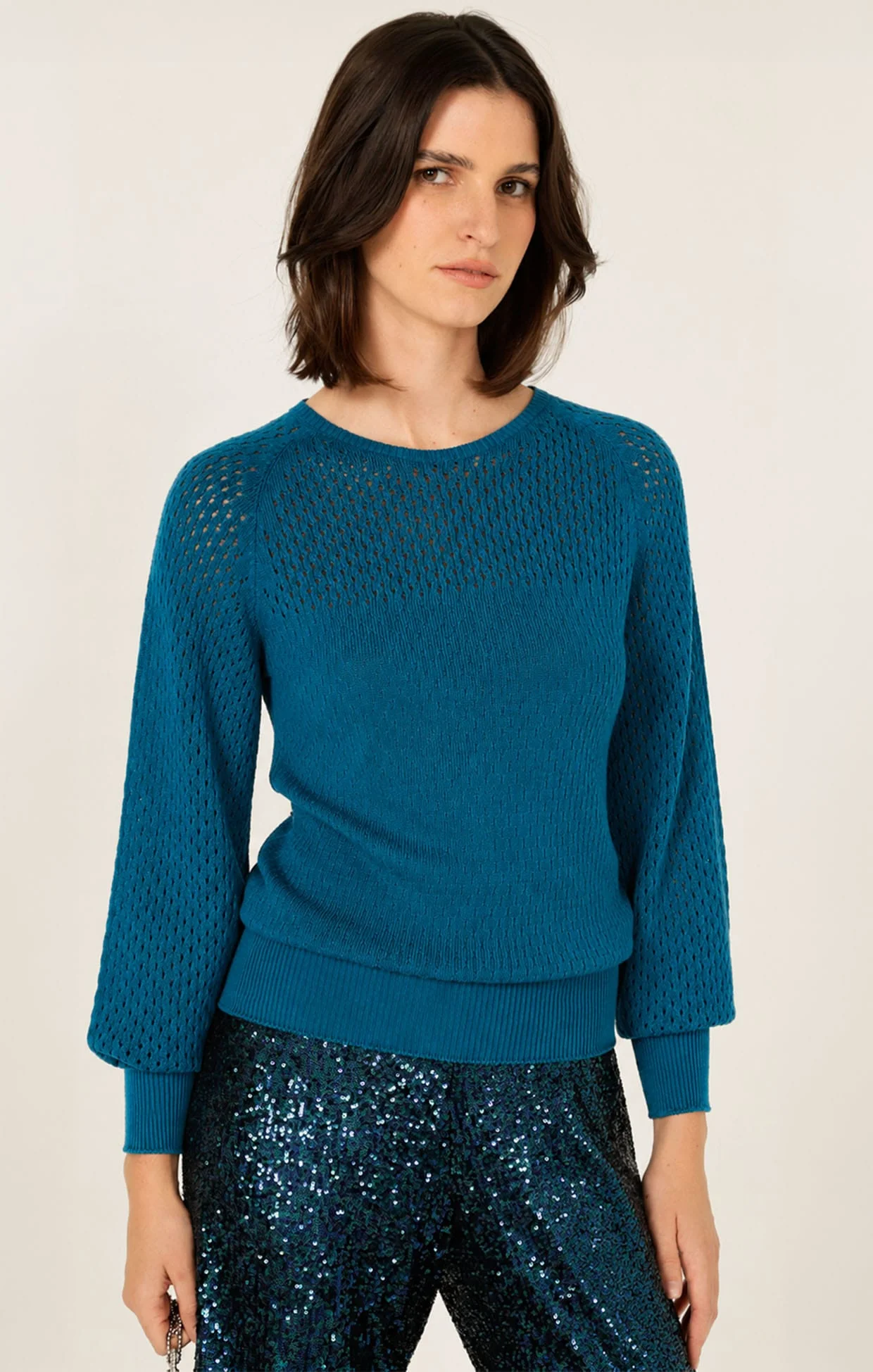 LONG SLEEVE RIPPLE KNIT TOP IN CERULEAN BLUE - Image 4