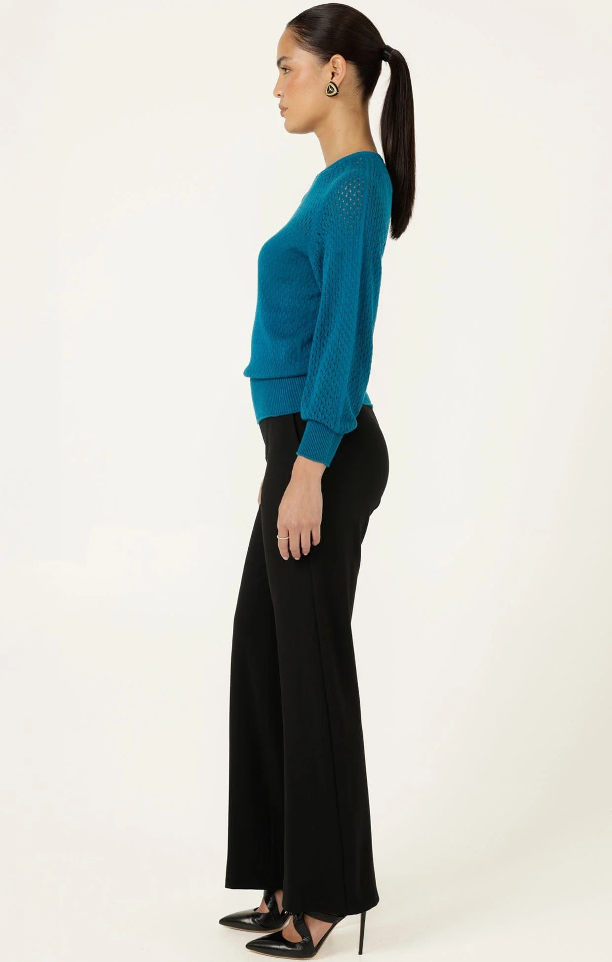 LONG SLEEVE RIPPLE KNIT TOP IN CERULEAN BLUE - Image 9