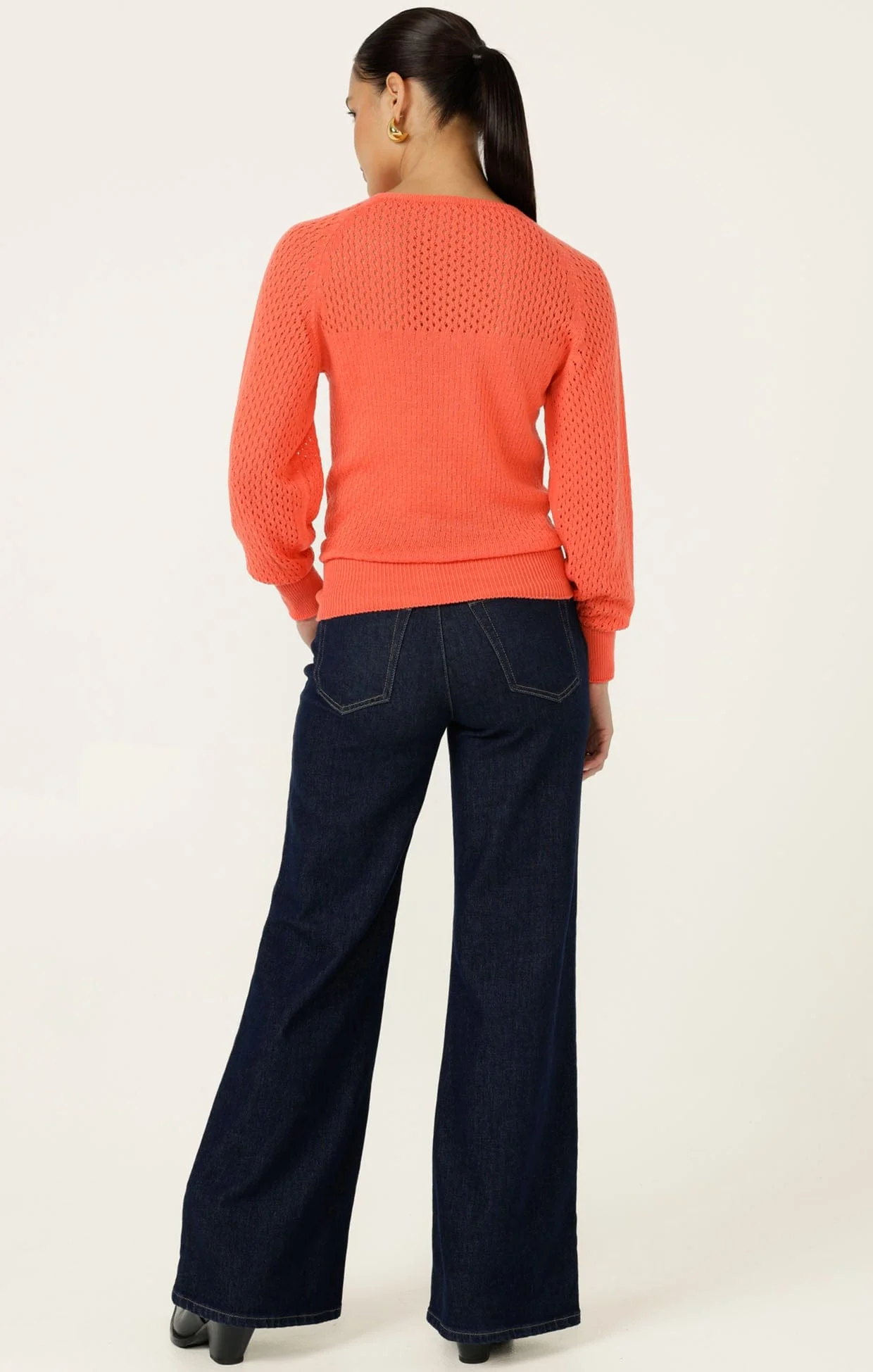 LONG SLEEVE RIPPLE KNIT TOP IN CORAL - Image 7
