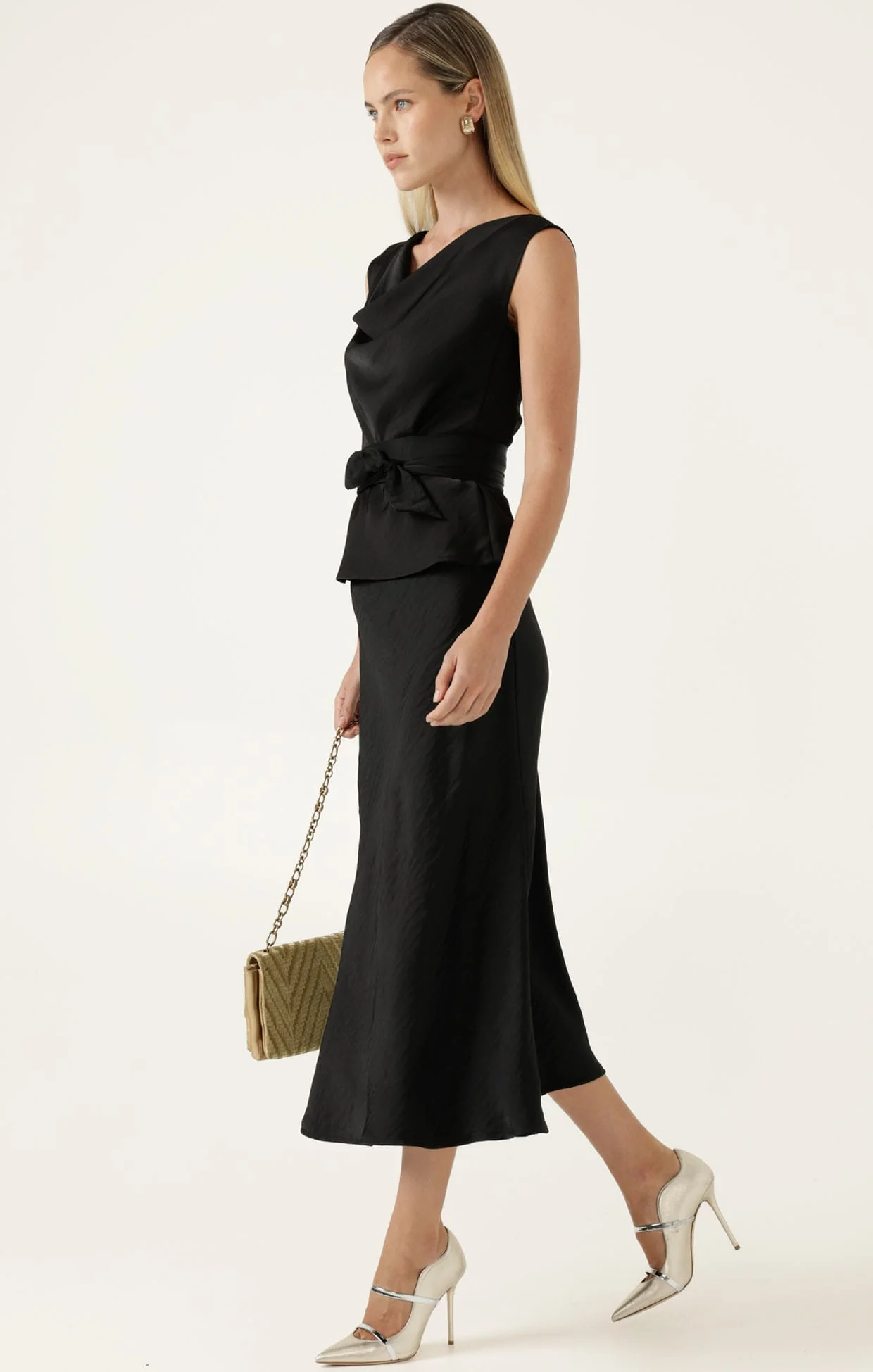 LUXE BIAS MIDI SKIRT IN BLACK - Image 5