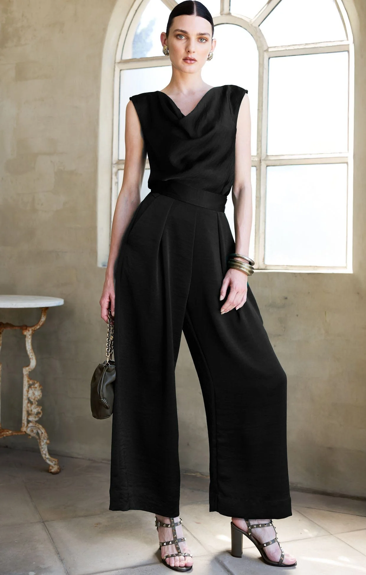 LUXE PLEATED TROUSER IN BLACK - Image 4
