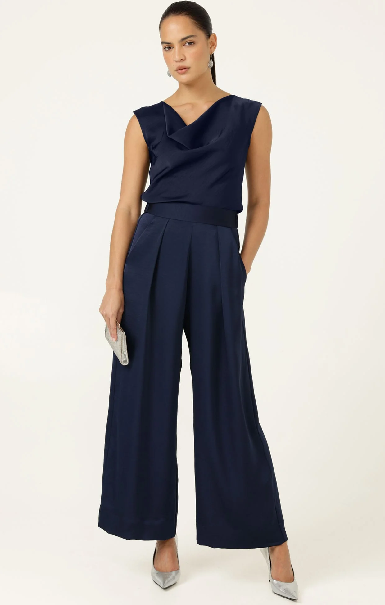 LUXE PLEATED TROUSER IN NAVY
