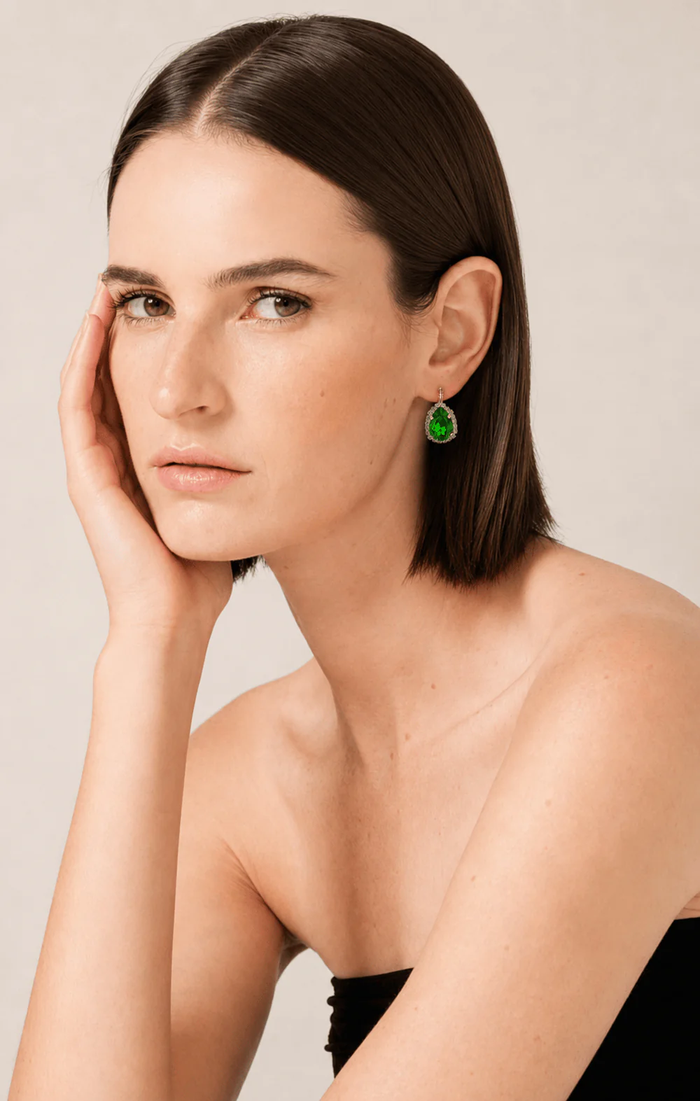 PARIS EARRINGS IN EMERALD - Image 2