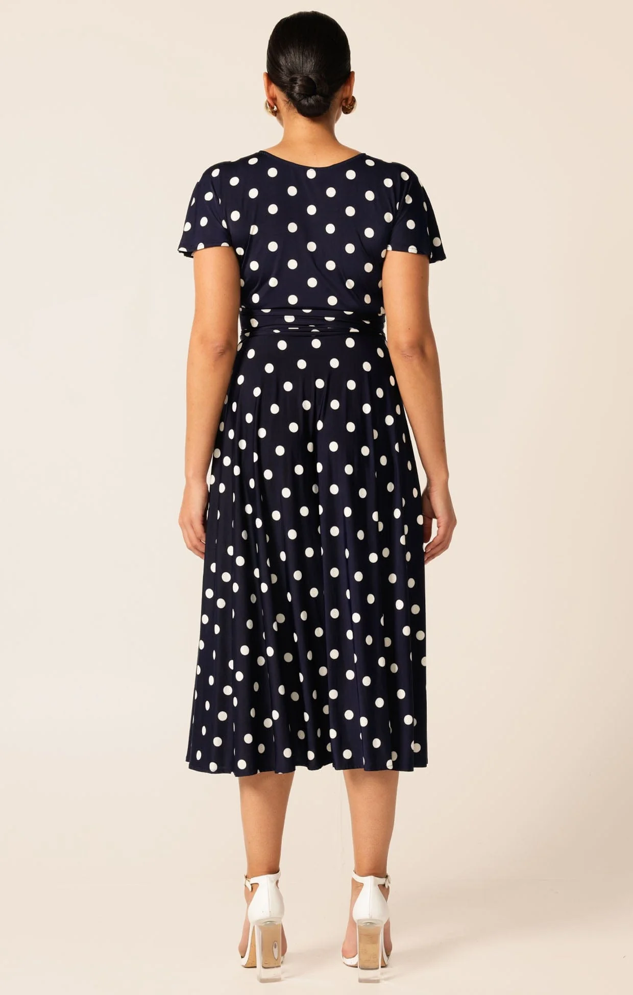 REVERSE WRAP MIDI DRESS IN NAVY WHITE SPOT - Image 6