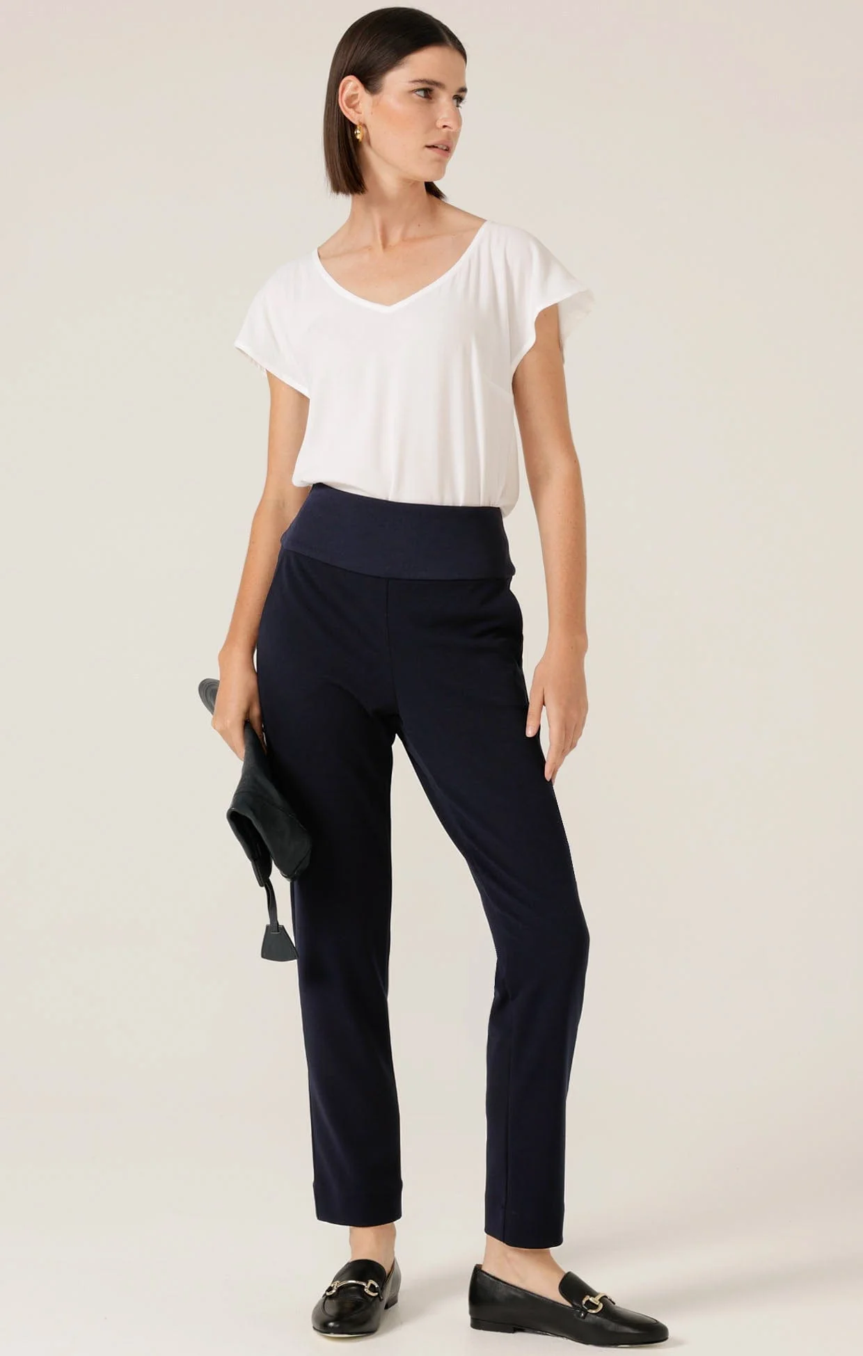 TAPERED LEG PANT IN NAVY - Image 4