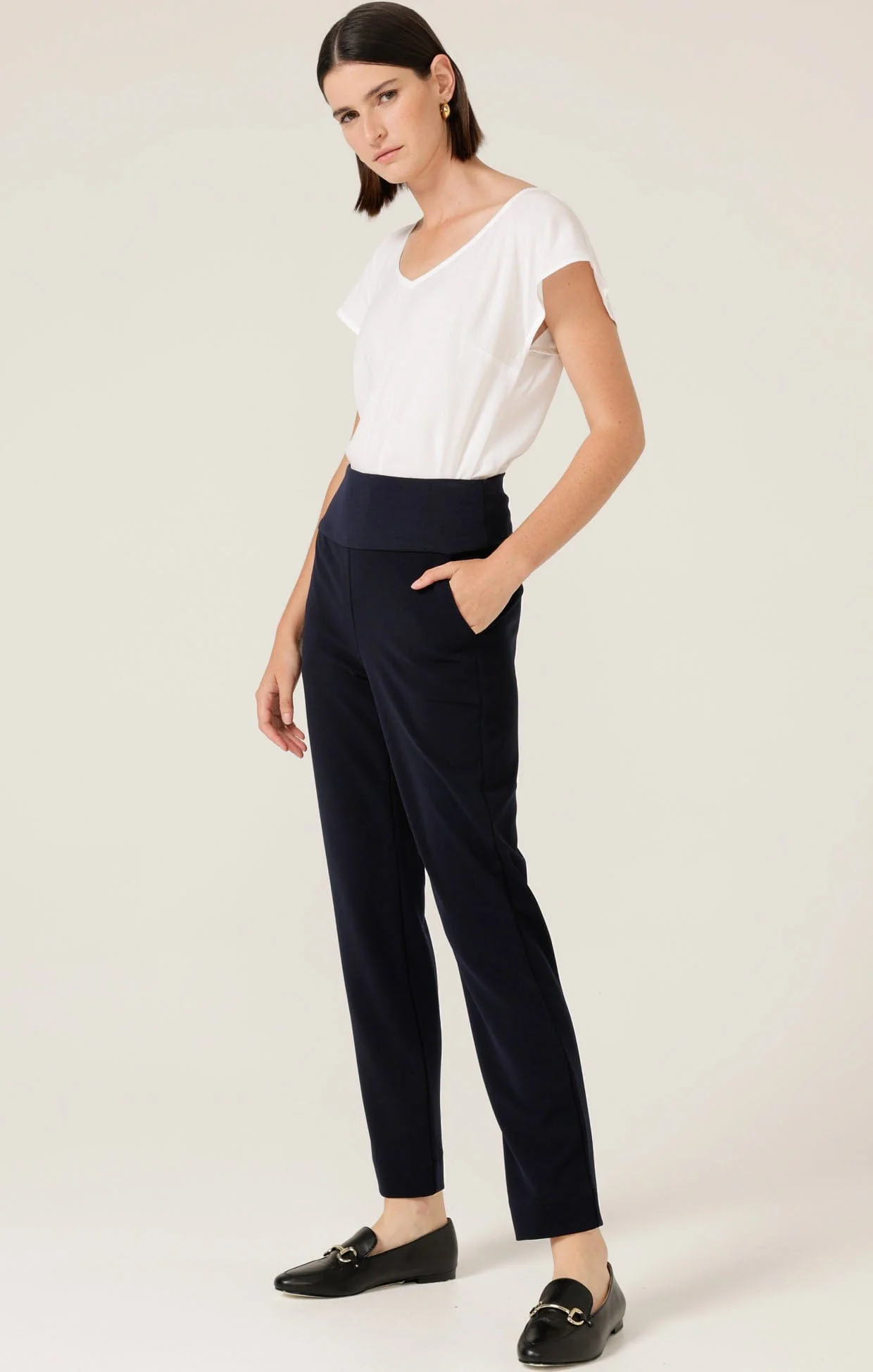 TAPERED LEG PANT IN NAVY - Image 8