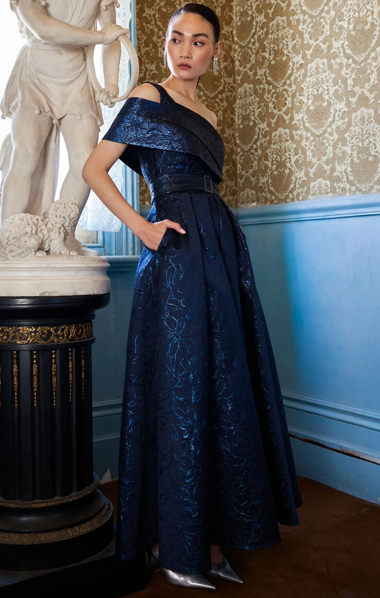 TWILIGHT GOWN - Image 4